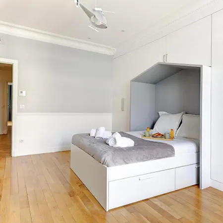 Apartment 5023 Philibert - Elegant 17eme *